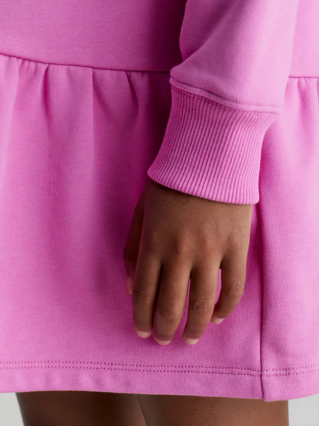 Vestido moletom evasê com logo