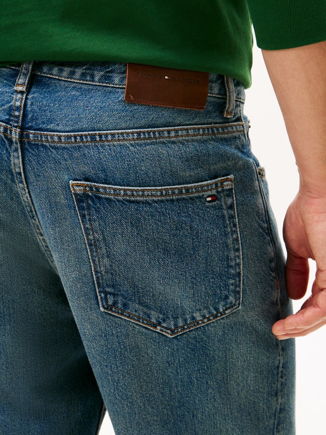Tommy Hilfiger Tapered-fit-Jeans »HARLEM« Regular Fit, mit dezenter Waschung