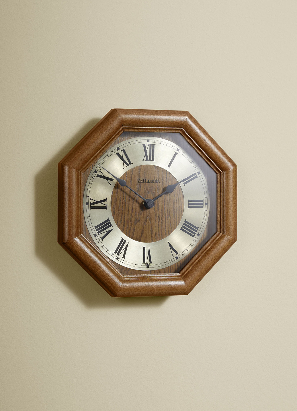 Hochwertige, achteckige Wanduhr
