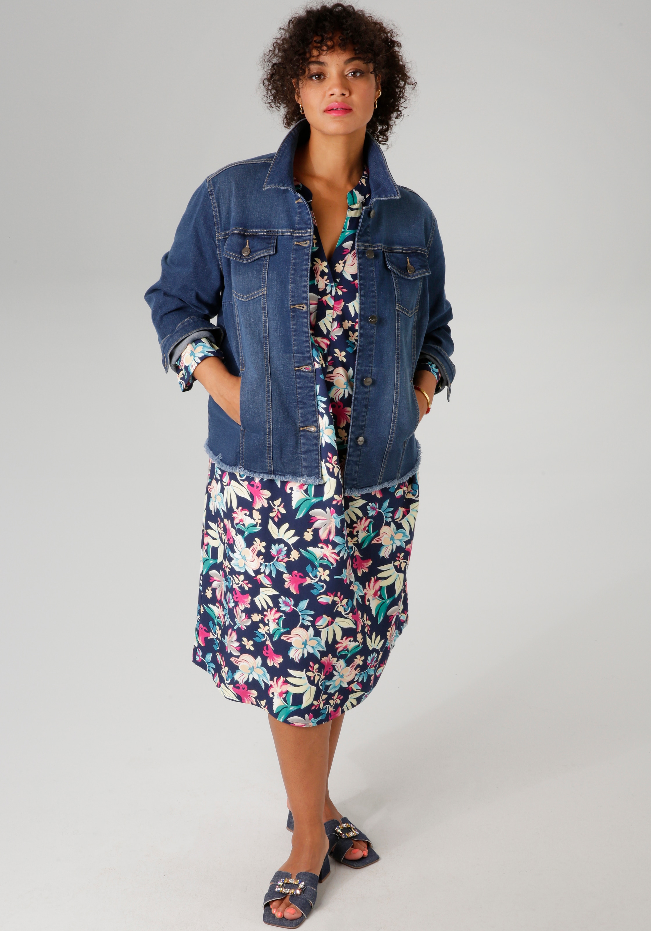 Aniston PLUS Jeansjacke mit ausgefranstem Saum