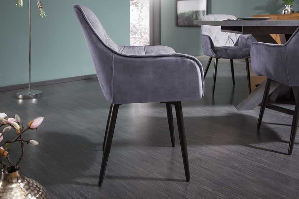 Design Stuhl MILANO grau Samt mit Armlehne Ziersteppung gepolstert schwarze Metallbeine