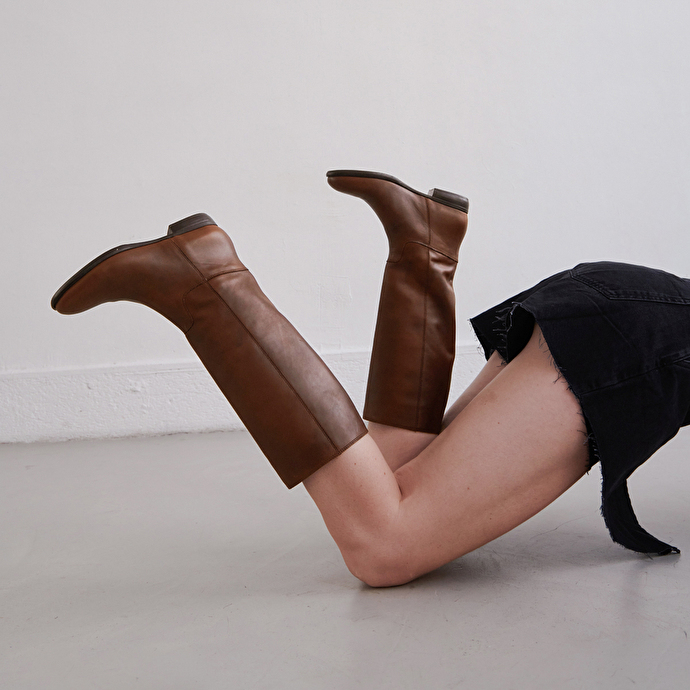 Bottes plates  en cuir cognac