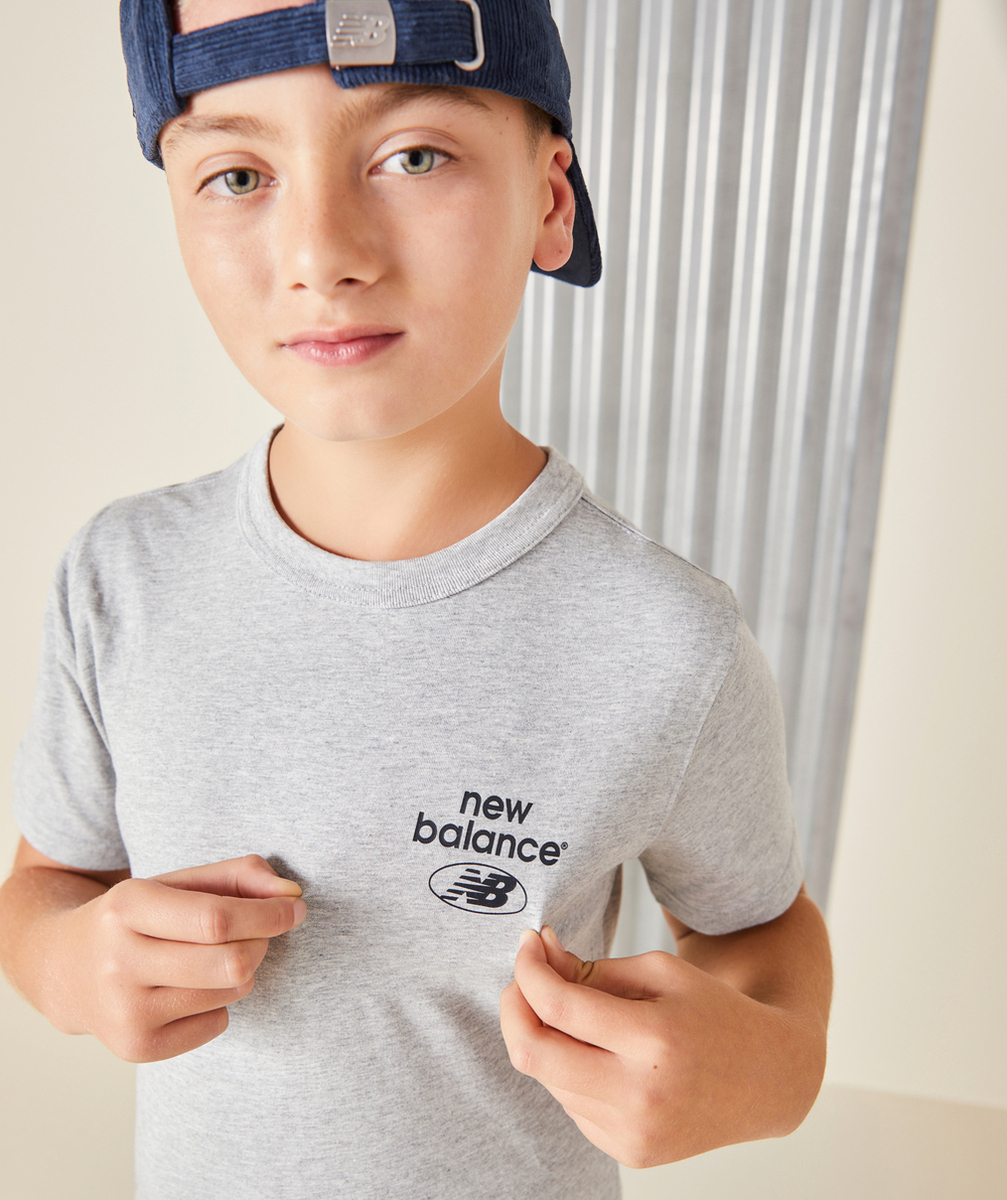 NEW BALANCET-SHIRT À MANCHES COURTES GRIS GARÇON ESSENTIALS REIMAGINED