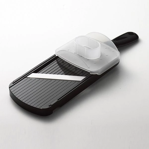 Mandoline réglable avec protège doigts noir Kyocera