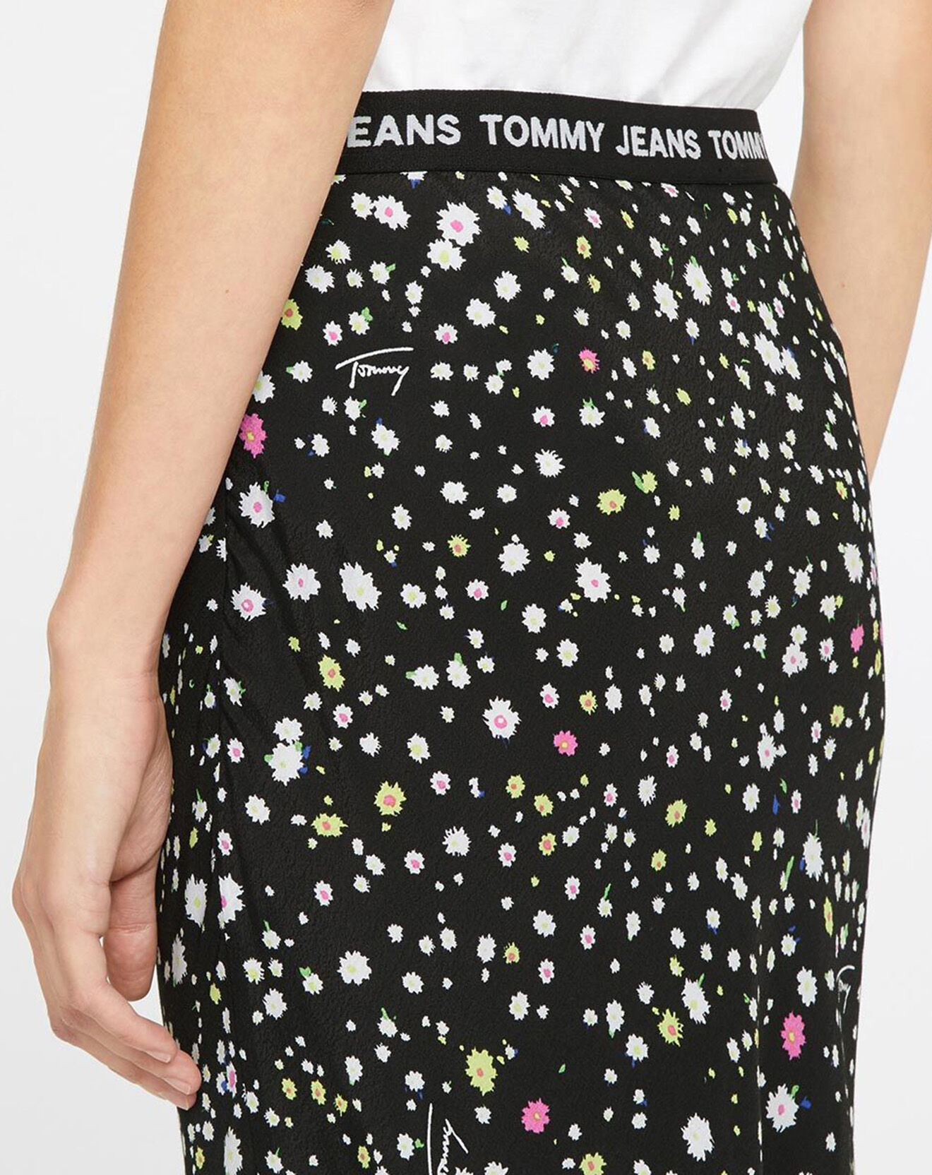 Tommy Jeans Jupe Fluide Mi-Longue imprimée noir/multicolore
