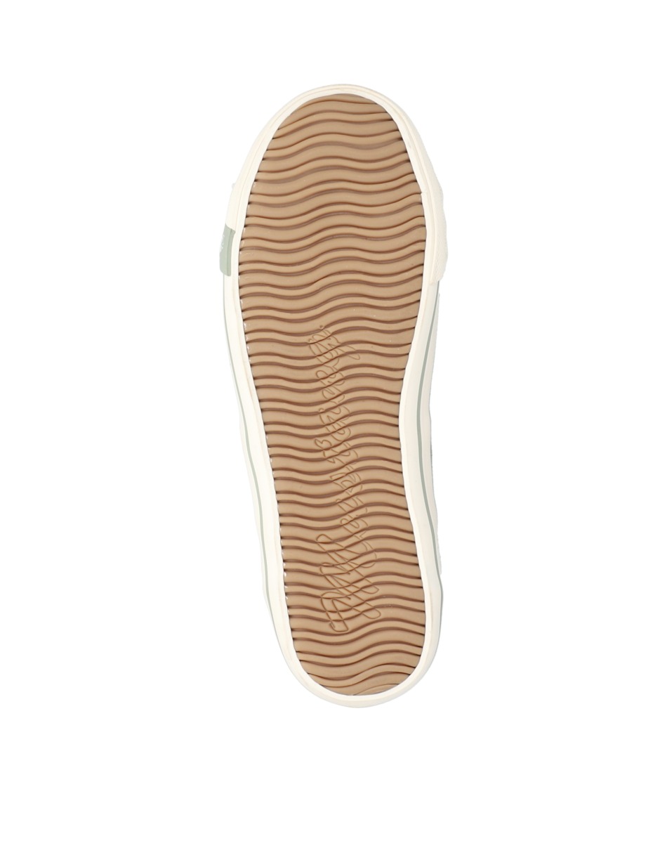 Canvas Sneaker