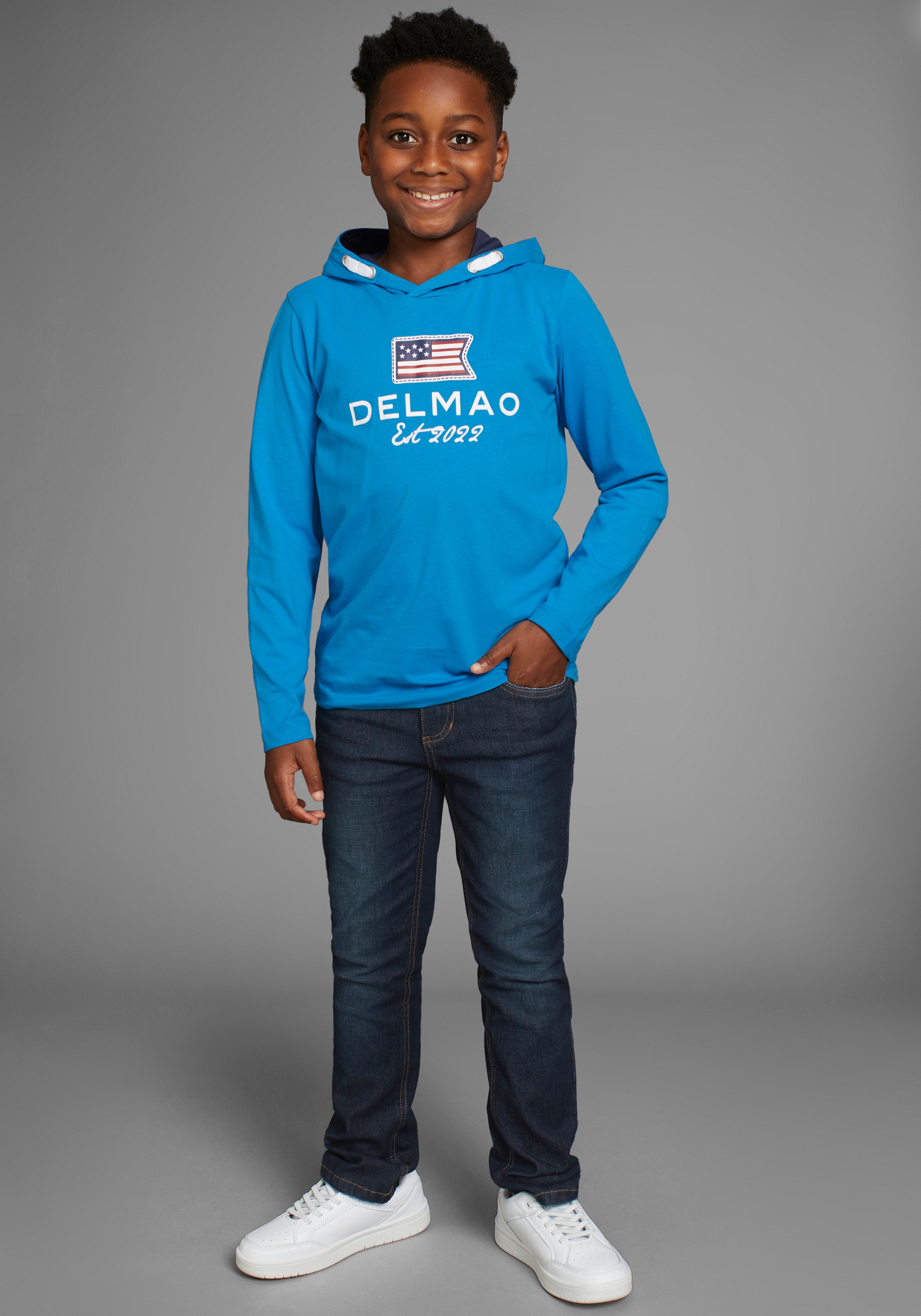DELMAO Kapuzenshirt »für Jungen«, Langarm,  Basic-Passform,  bedruckt,  aus  Baumwolle