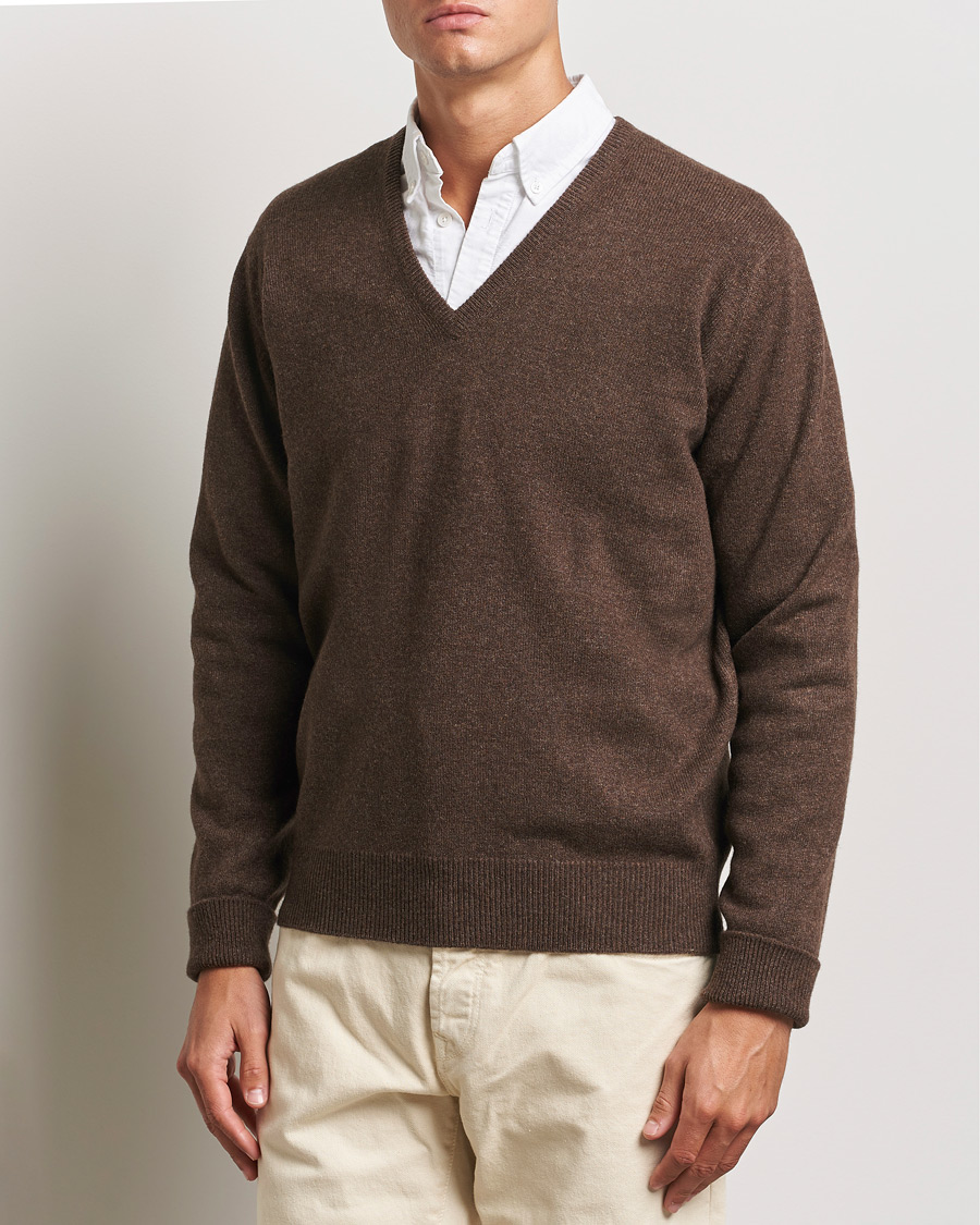 William Lockie Rob Lambswool V-Neck Mocha