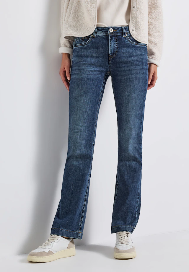 STREET ONE Bootcut-Jeans »Style Bootcut« in einer Slim Fit Passform und mit Stretch
