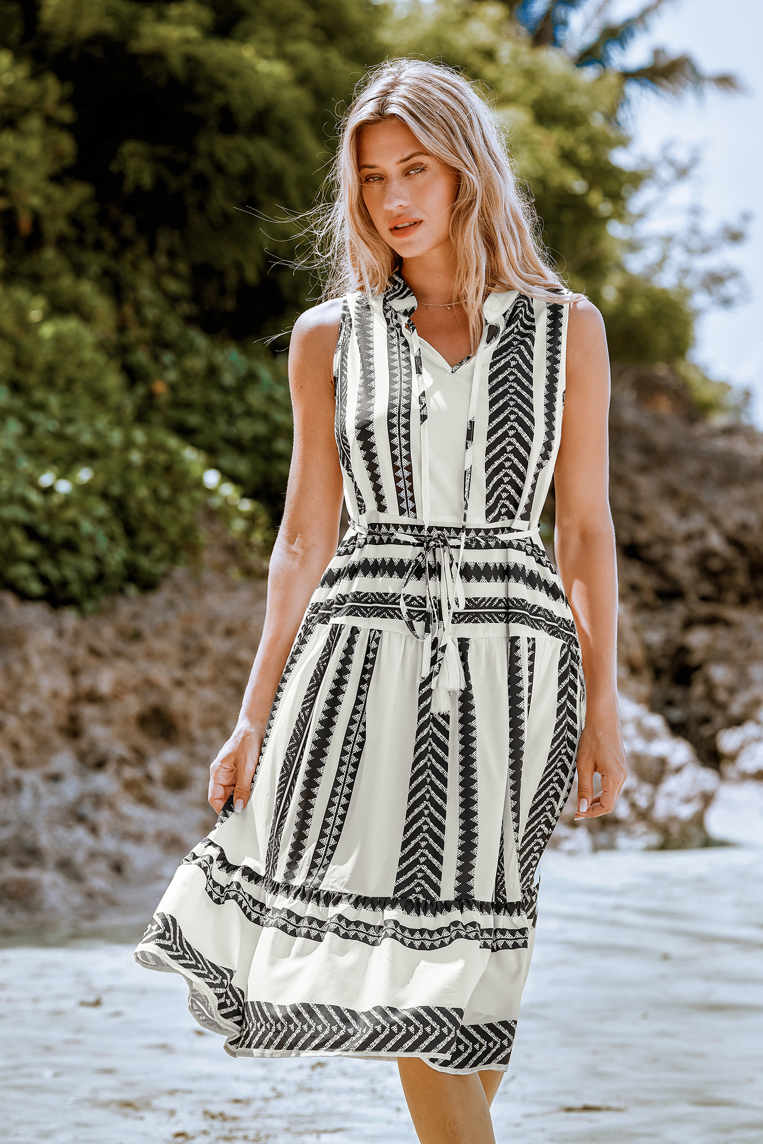 Robe midi géométrique irrégulière à rayures