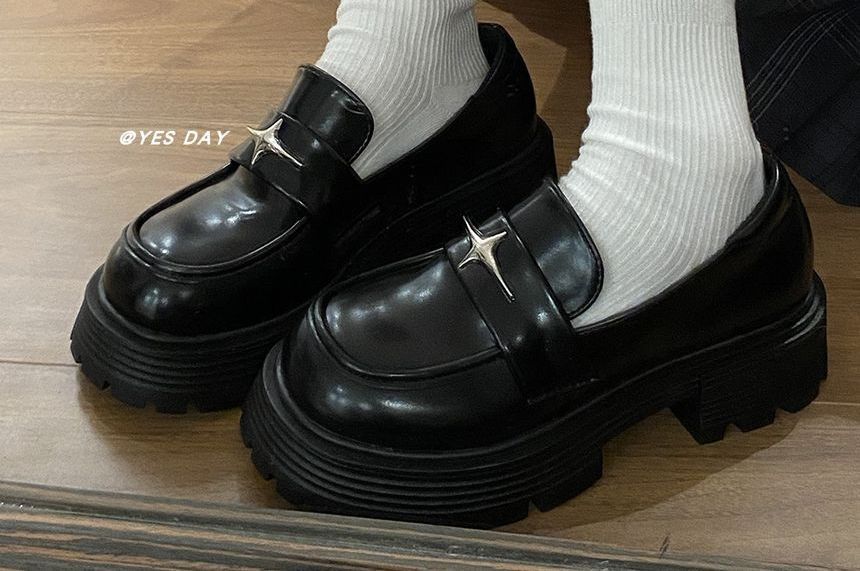 SouthBay Shoes - Star Accent Platform Loafers