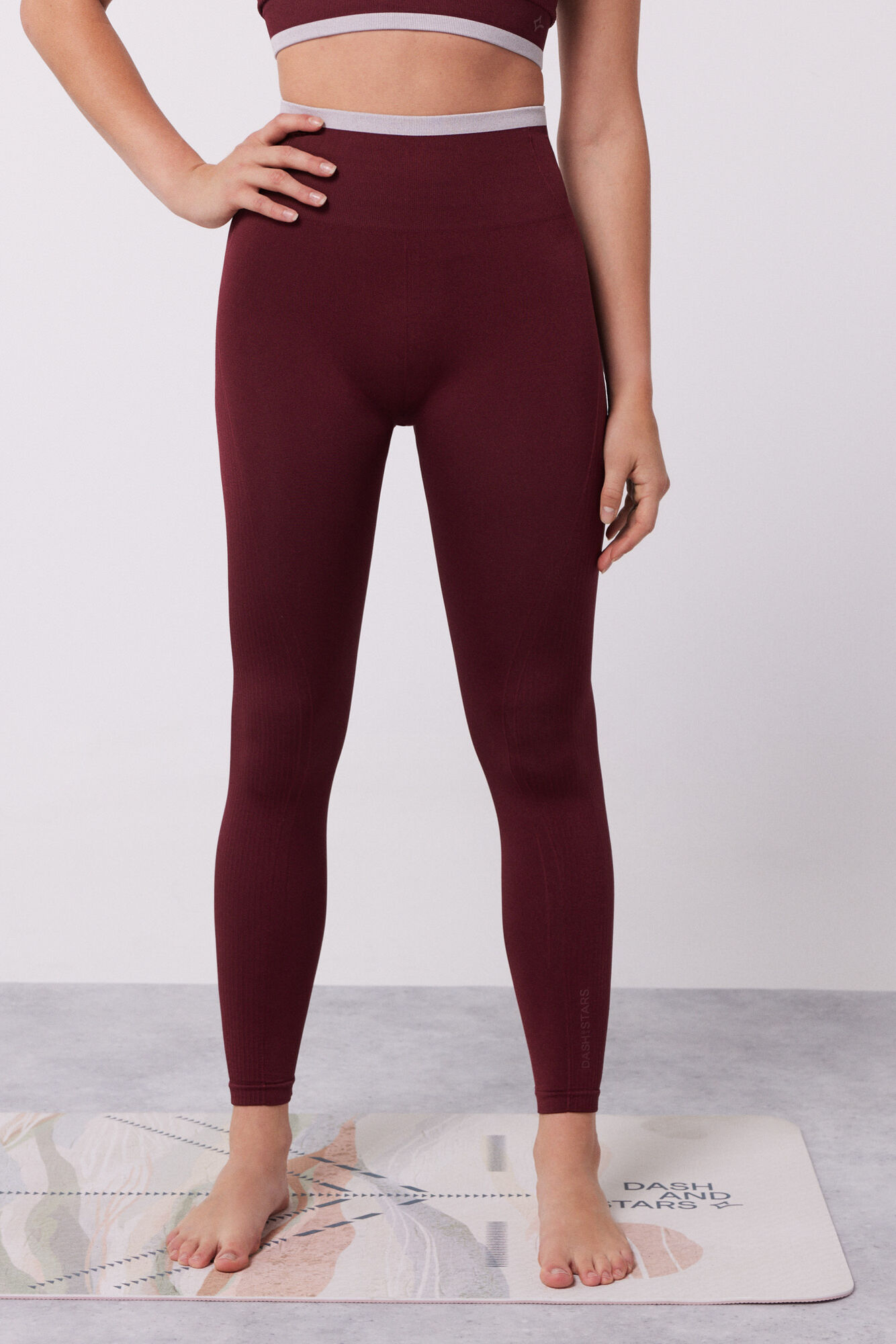 Leggings confortáveis sem costura na cor bordô