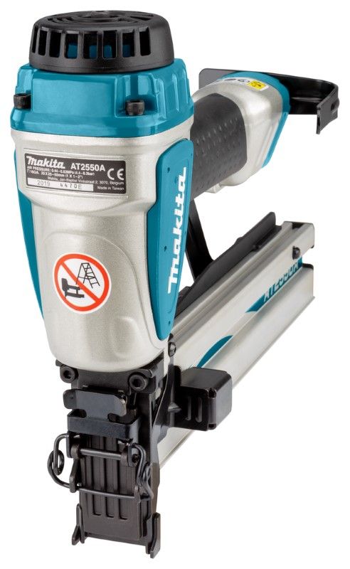 Makita AT2550A 8 bar Nietmachine (Wide Crown) met olie