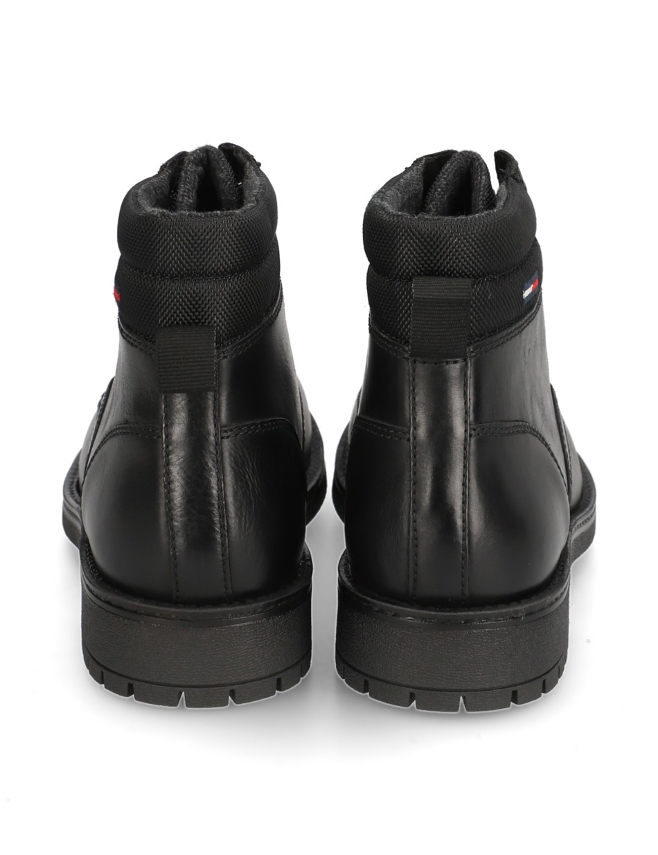CLASSIC SHORT LACE UP BOOT