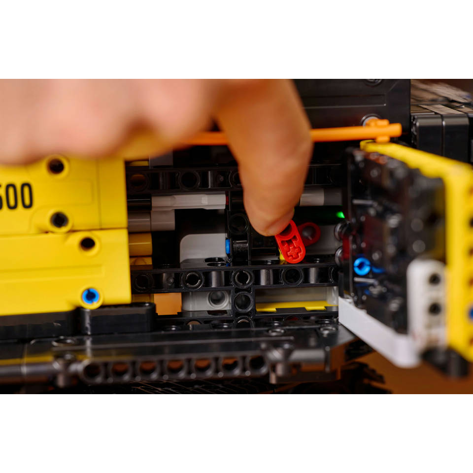 LEGO Technic Volvo EC500 Hybrid graafmachine 42215