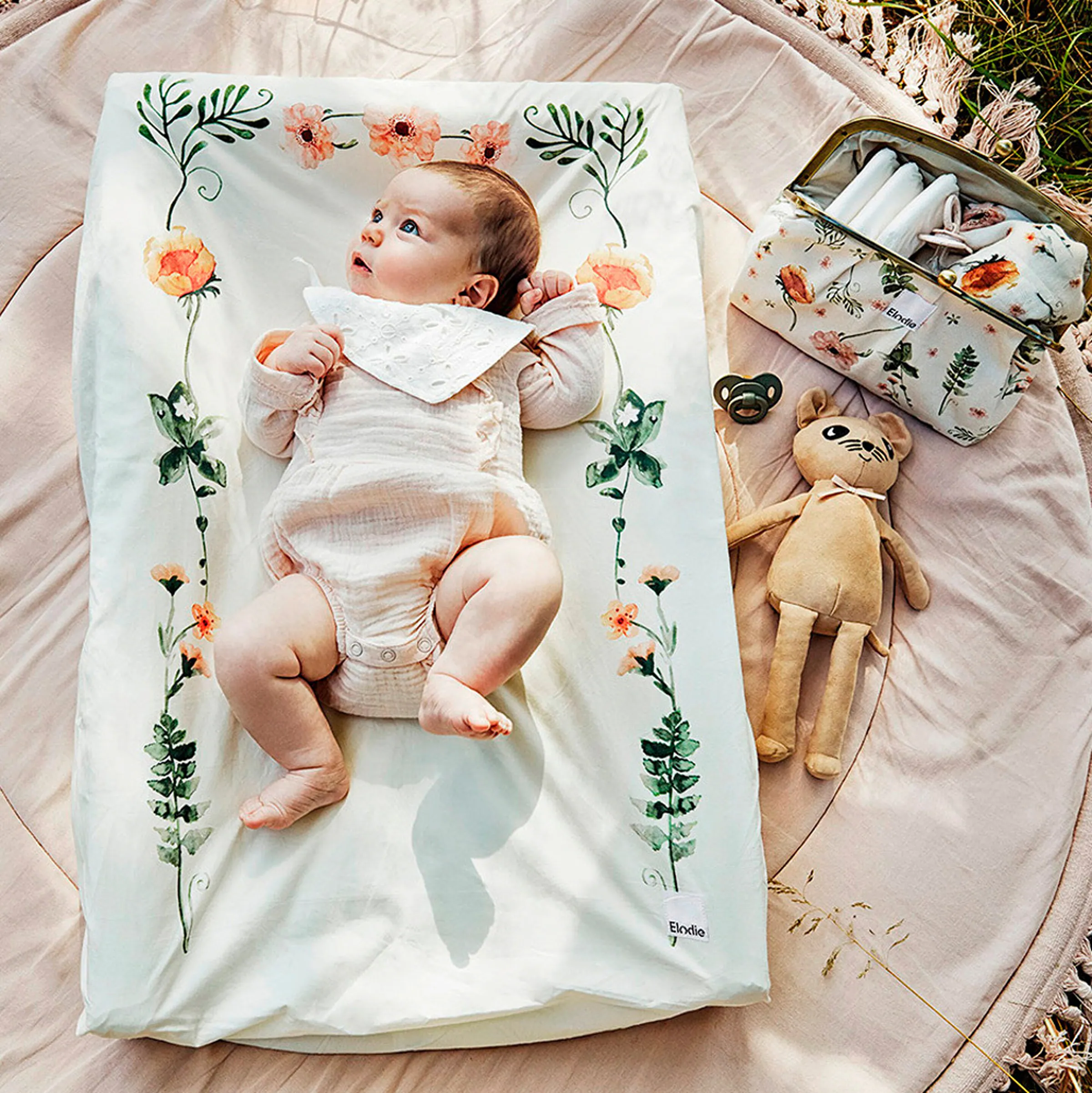 Elodie Lätzchen DryBib - Embroidery Anglais