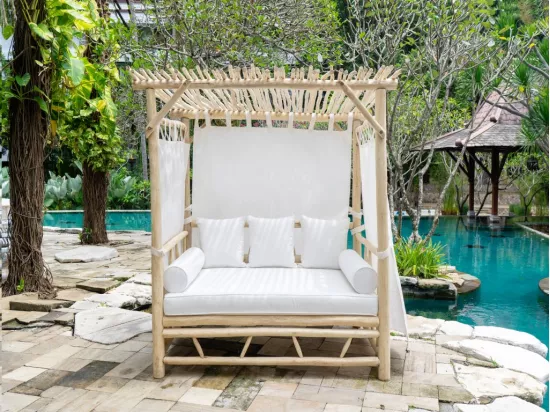 Lit de jardin à baldaquin en teck - Naturel clair et blanc - TULUM de MYLIA