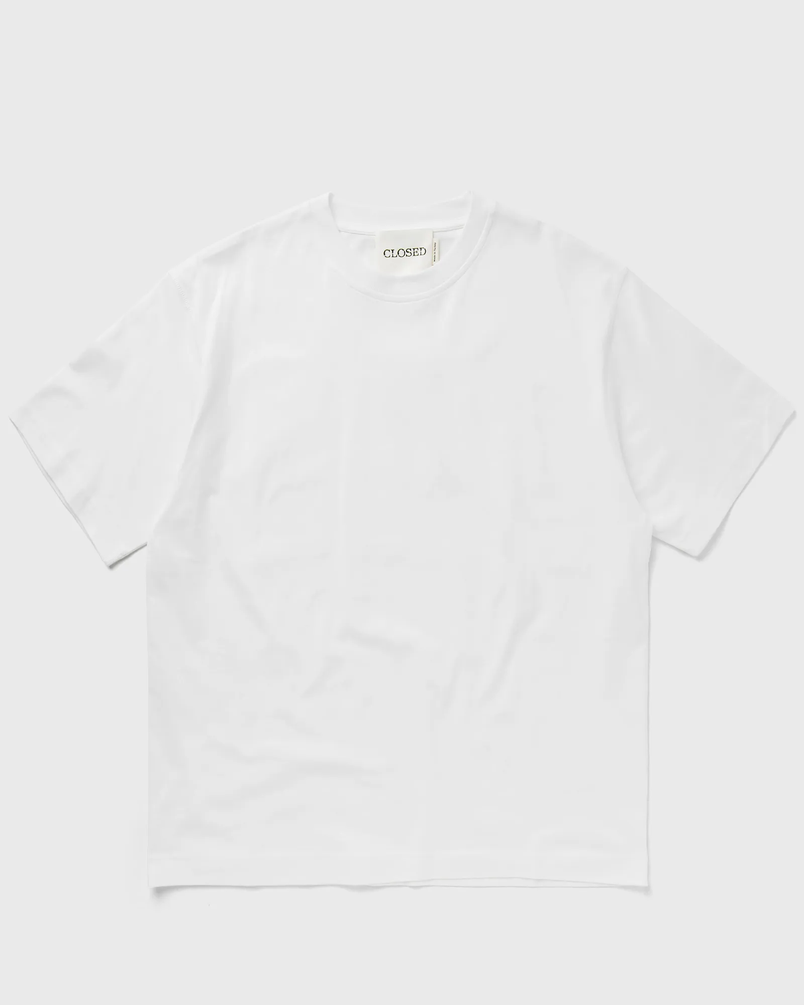 CAMISETA CLÁSSICA FECHADA