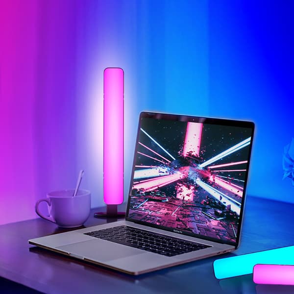 Lydstyrt RGB-lampe med fjernkontroll