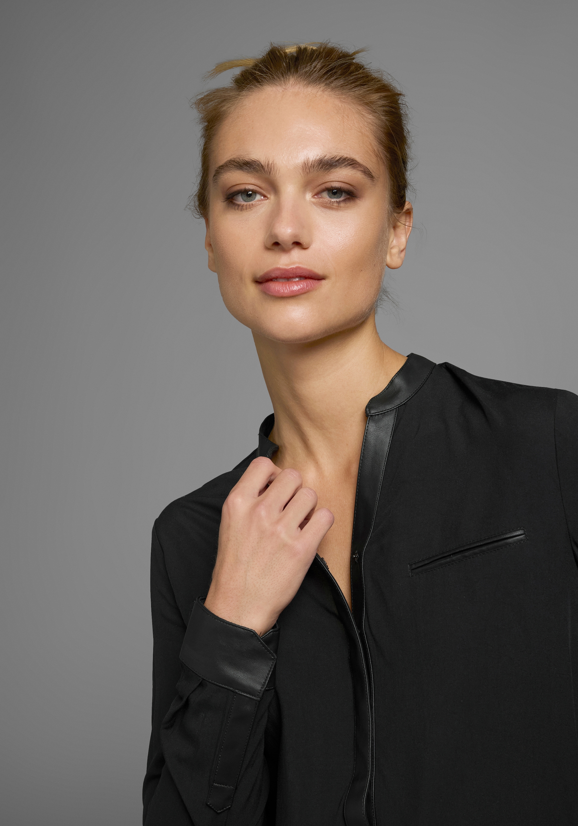 AJC Hemdbluse , mit Details aus Lederimitat
