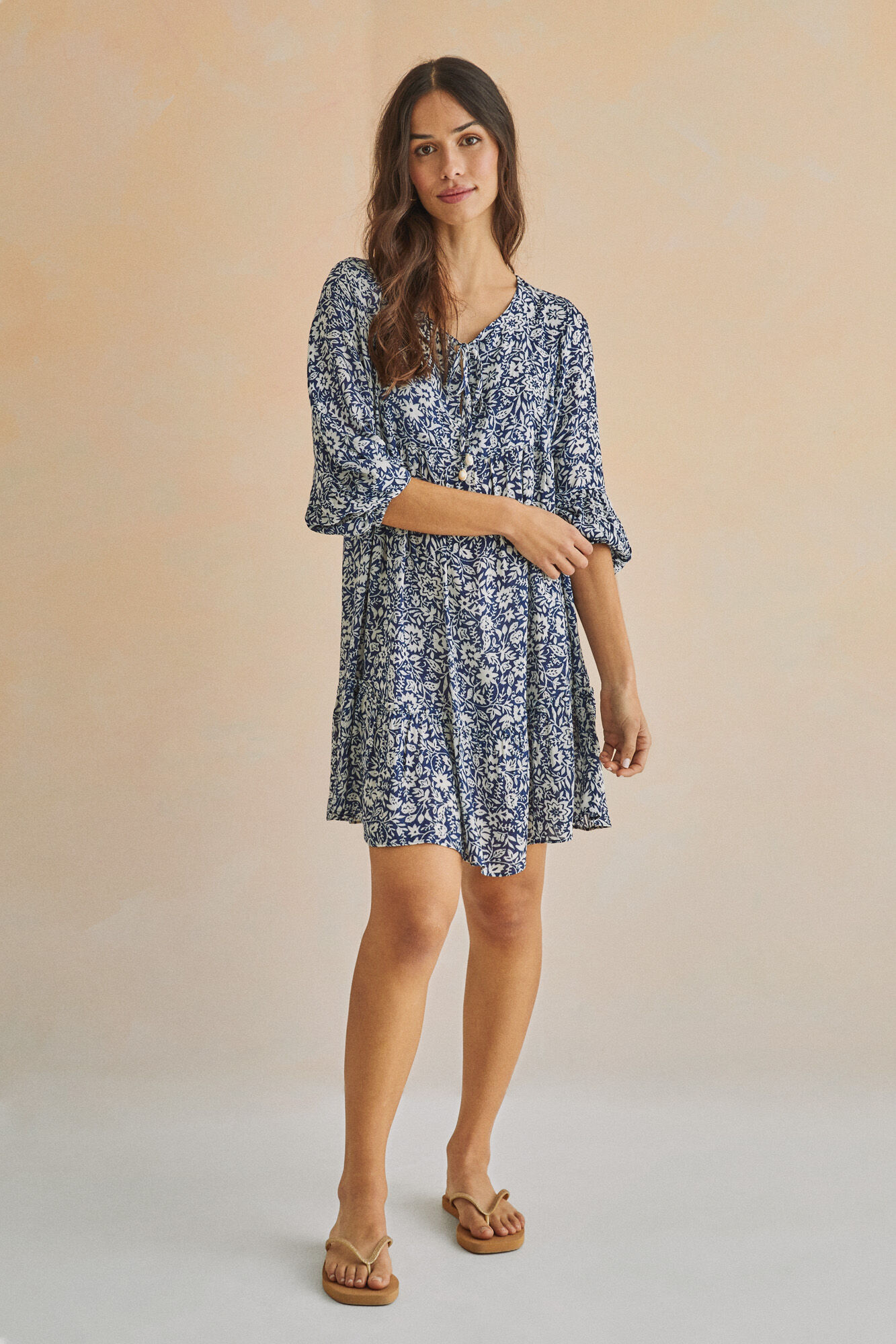 Vestido curto com estampa floral - Estampa