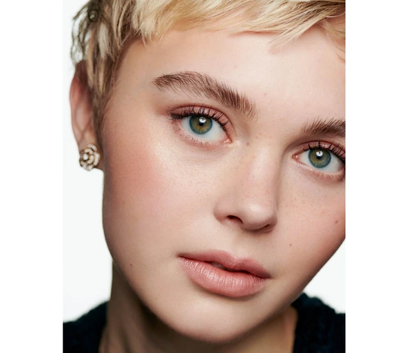 CHANEL LES BEIGES POUDRE BELLE MINE ENSOLEILLÉE Harmonie de trois poudres belle mine, poudre bronzante, blush et enlumLight Coral