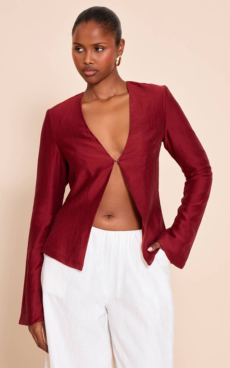 Rouge Profond Chemise Texturée À Manches Évasées Avec Fermeture À Crochets