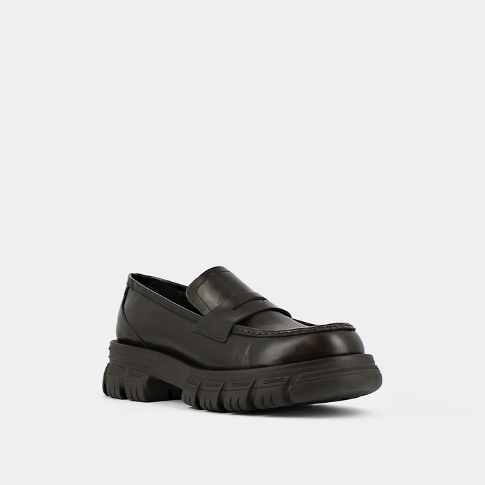Mocassins à semelles crantées  en cuir glacé marron