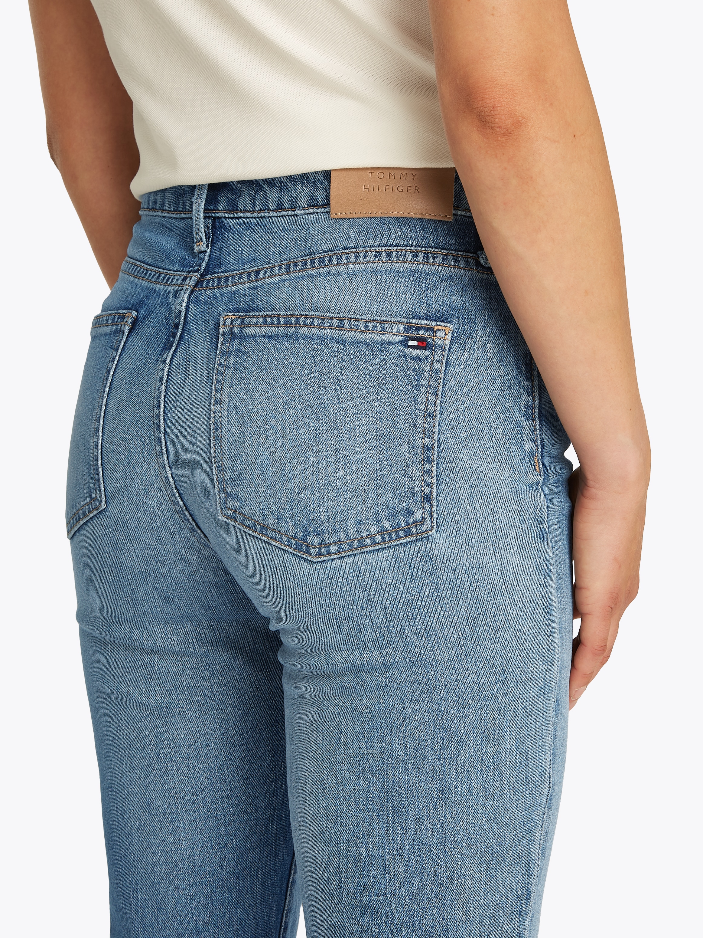 Tommy Hilfiger Bootcut-Jeans »Bootcut Regular Waist« mittlere normale Leibhöhe, mit Bügelfalten, mit Nieten
