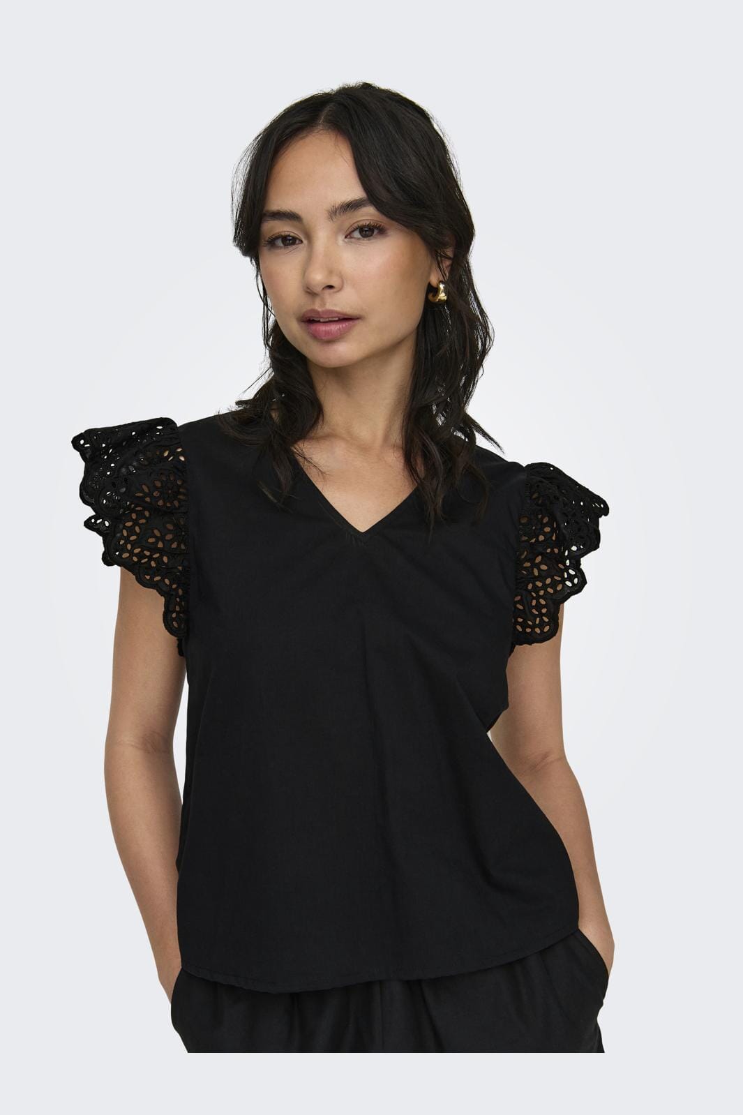 Only Onllou Life Emb S/S Frill Top 4415684 black