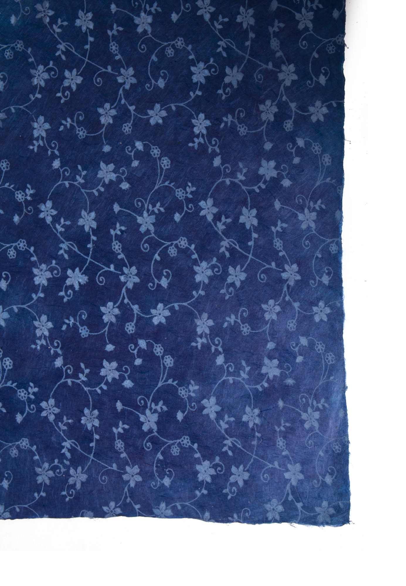 Geschenkpapier 'Blumen blau', handgeschöpft, L 76 cm, B 50 cm günstig bestellen