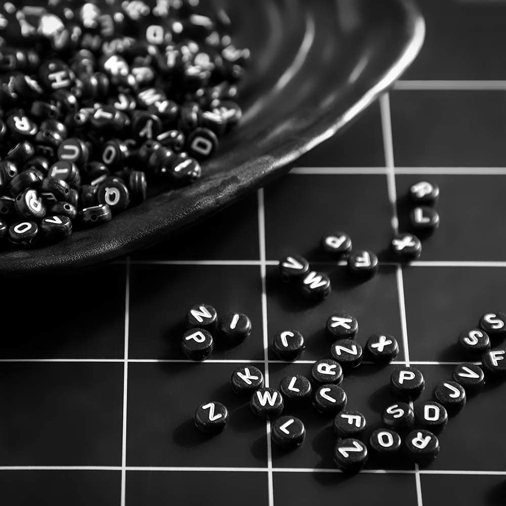 (100er Set) Buchstaben Perlen DIY Bastel Schmuck Zwischenperle für Armband / Kette - Schwarz / Weiss