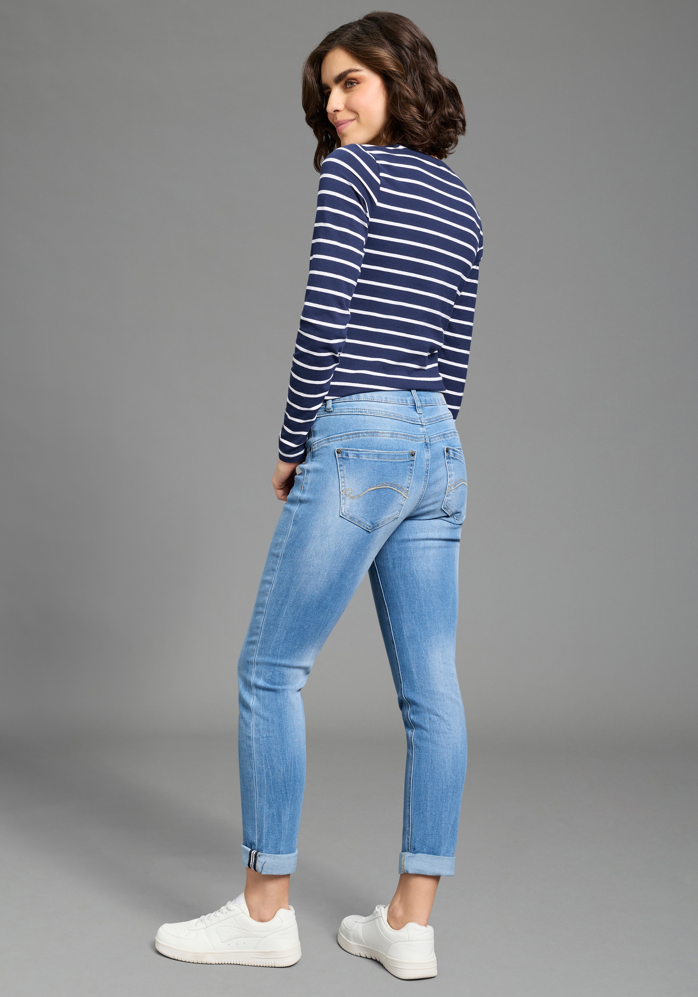 KangaROOS Relax-fit-Jeans »RELAX-FIT HIGH WAIST«, knöchelfreie Schnittform,  krempelbare Beinabschlüsse