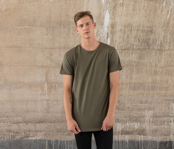 BUILD YOUR BRAND BY028 - T-shirt Long Confort Urbain Homme