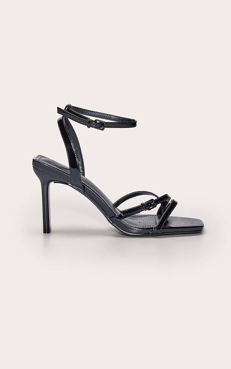 Noir Sandale À Brides Avec Détail Boucle Vernie
