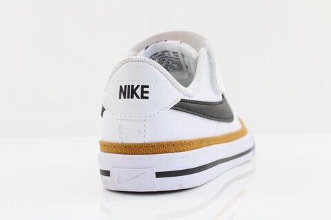 Nike Sneaker
