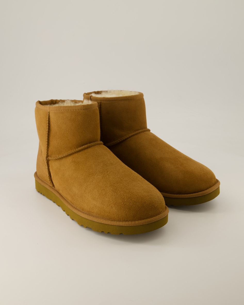 UGG Classic Mini Winterstiefel in Beige