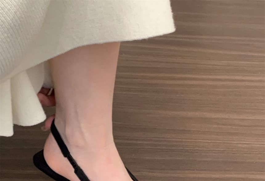 Queenie's Home - Lage puntige fluwelen sandalen