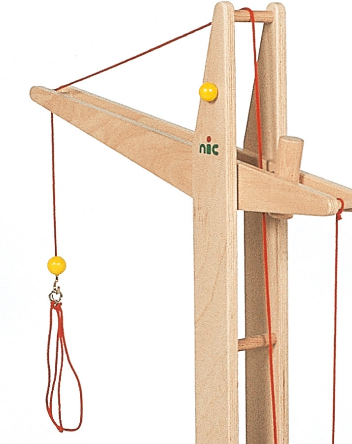 Holz-Baukran mit Sitzfläche H85cm natur
