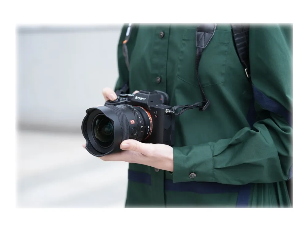 Sony G Master SEL14F18GM - Vidvinkel objektiv - 14 mm - f/1.8 FE GM - Sony E-mount - for Cinema Line; a VLOGCAM; a1; a1 II; a6700; a7 IV; a7C; a7C II; a7CR; a7R V; a7s III; a9 III