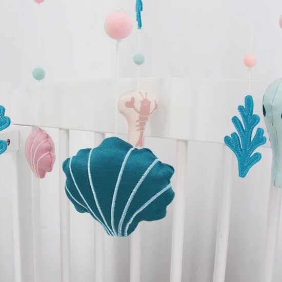Seaside Romance Mobile en Bois   de               Little Band