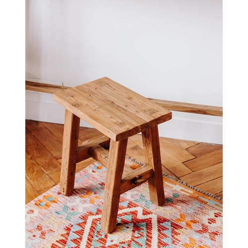 Zacharie, le tabouret en bois