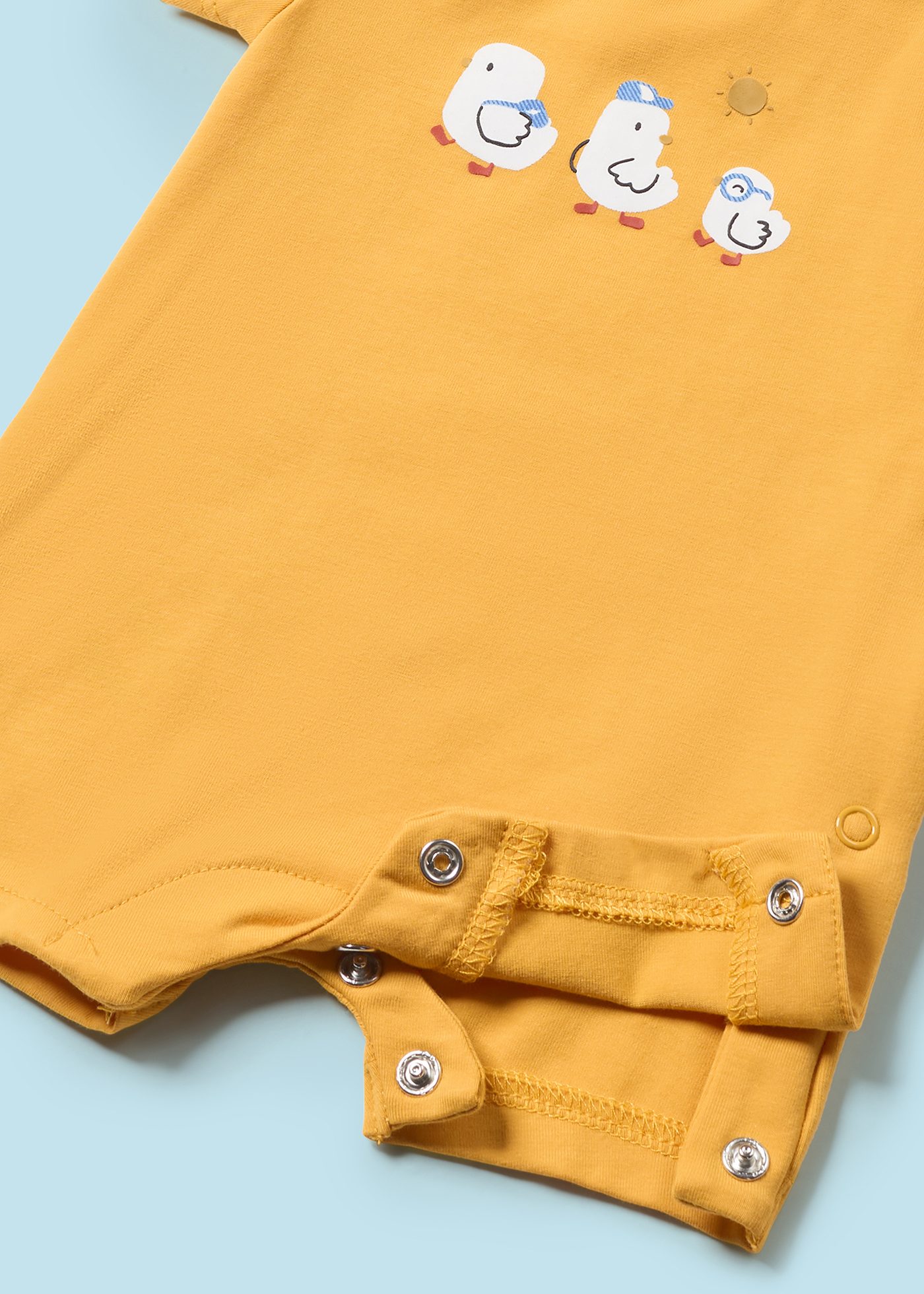 Conjunto de 2 macacões Better Cotton para recém-nascidos, cor milho.