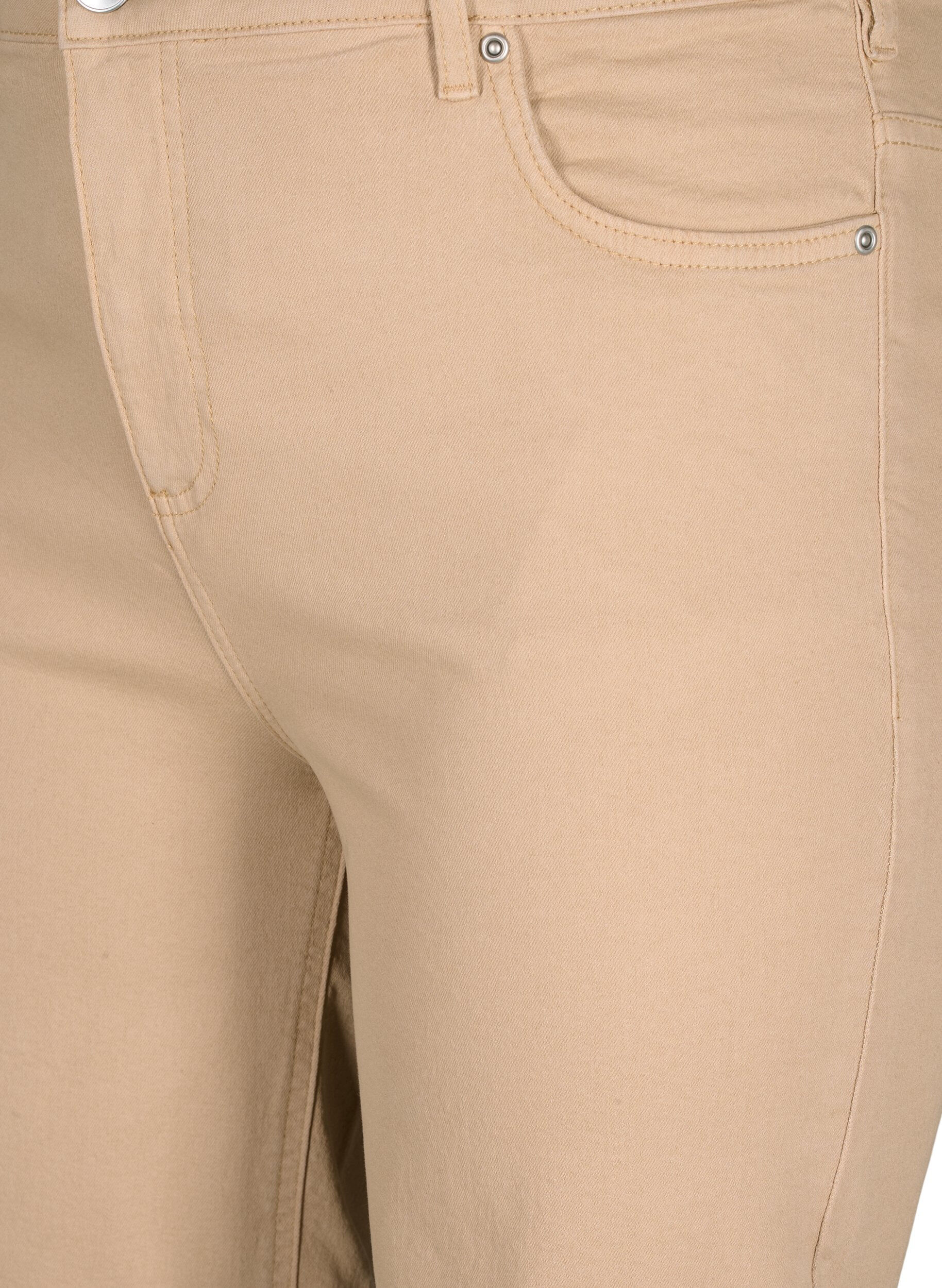 Tætsiddende denimshorts med høj talje