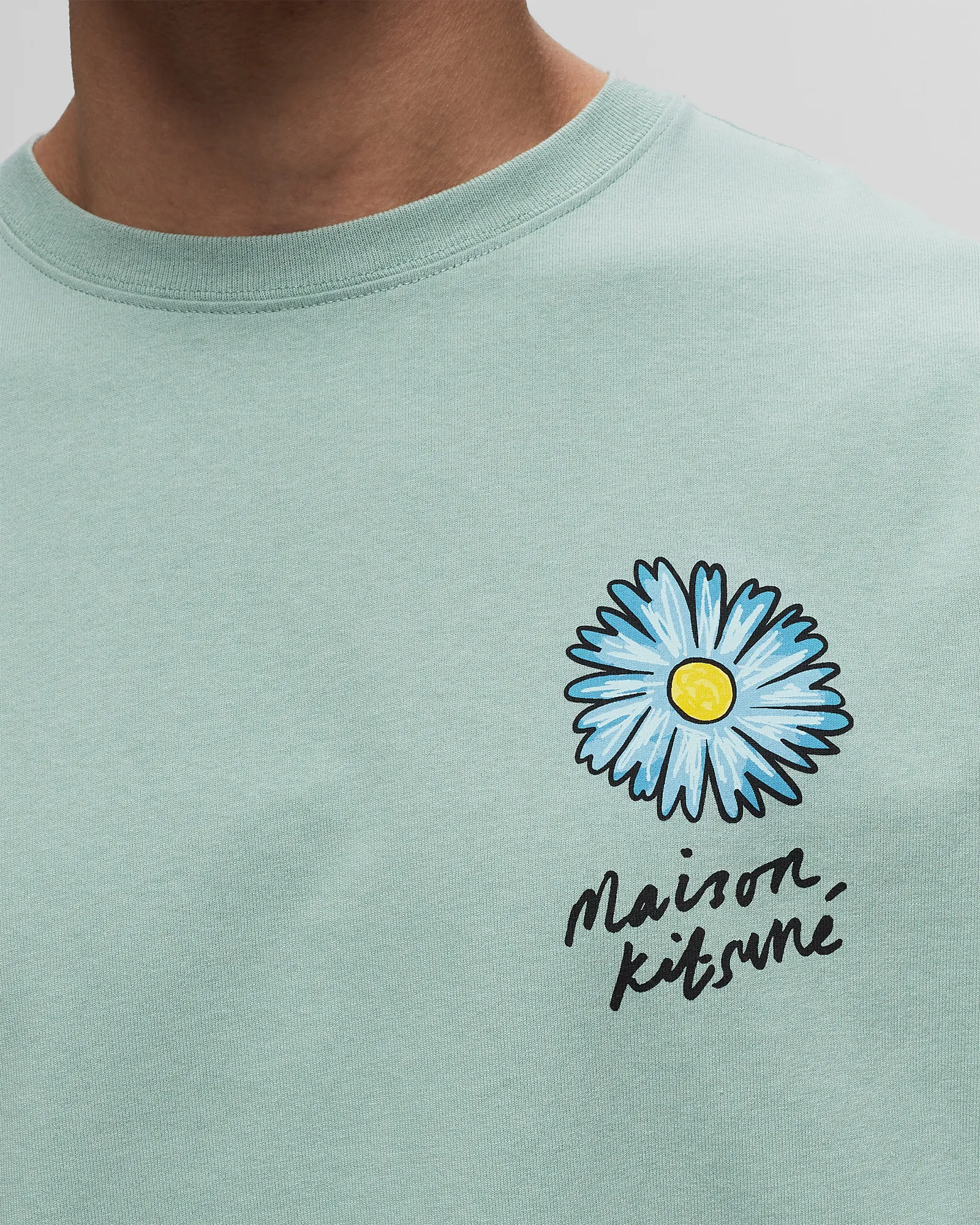 Maison Kitsune FLOATING FLOWER COMFORT TEE-SHIRT