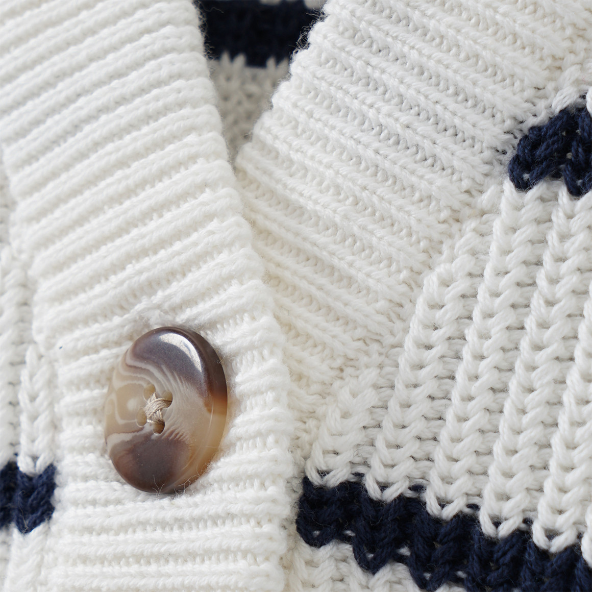 Yigga Mädchen Strickjacke aus Bio-Baumwolle weiss / dunkelblau