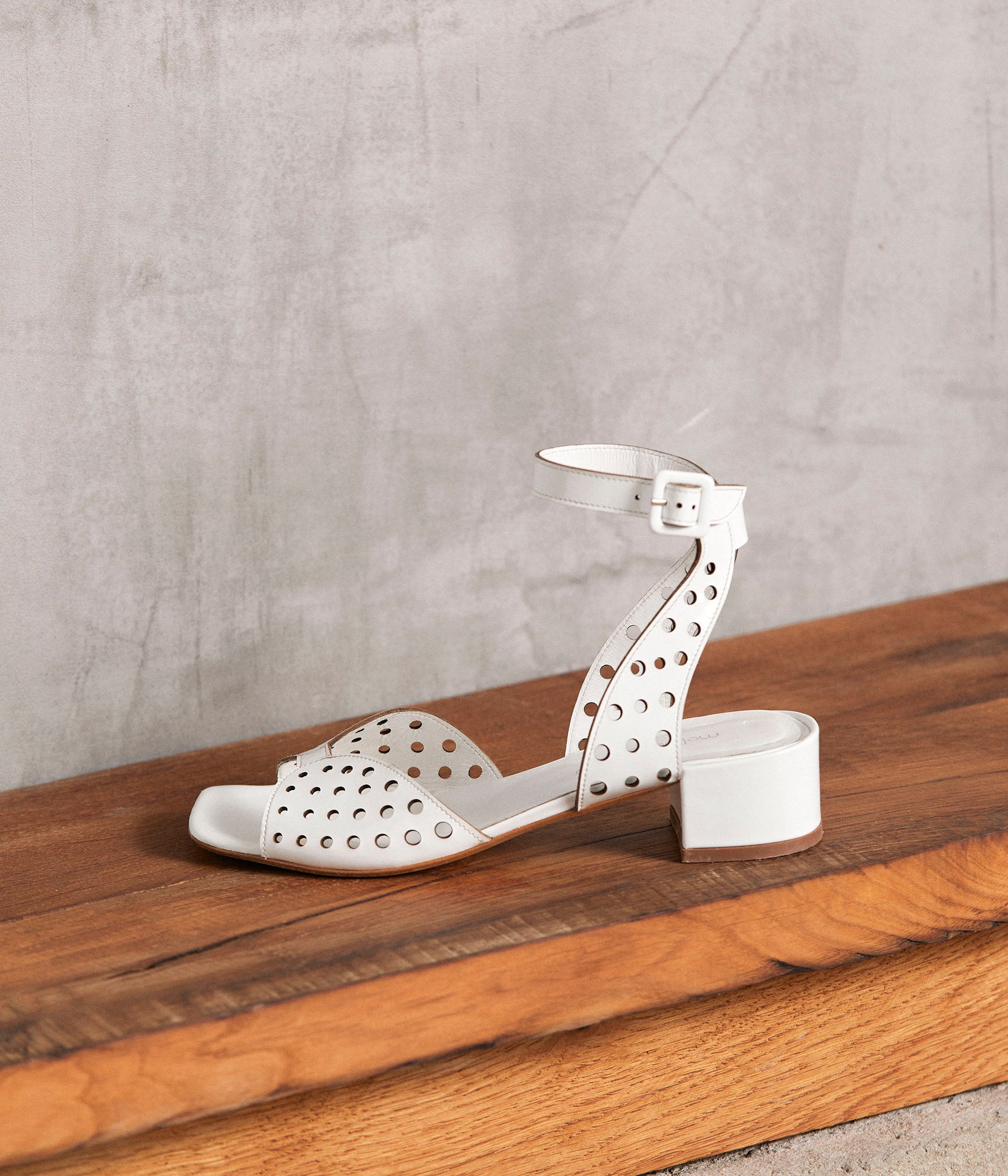 Sandales blanches Ancome