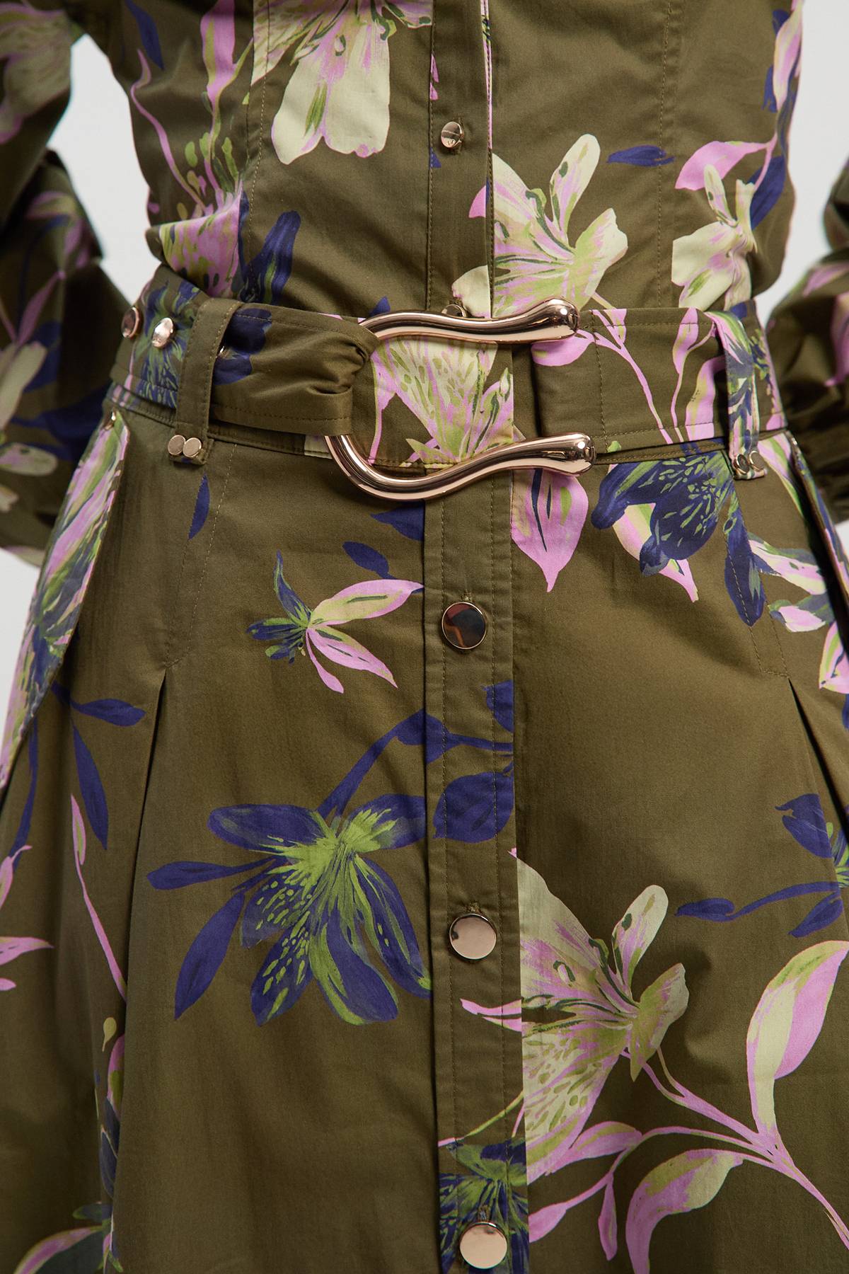 KarenMillen Jupe Mi-longue en Satin de Coton Imprimé Floral avec Détail Ceinture Tissée