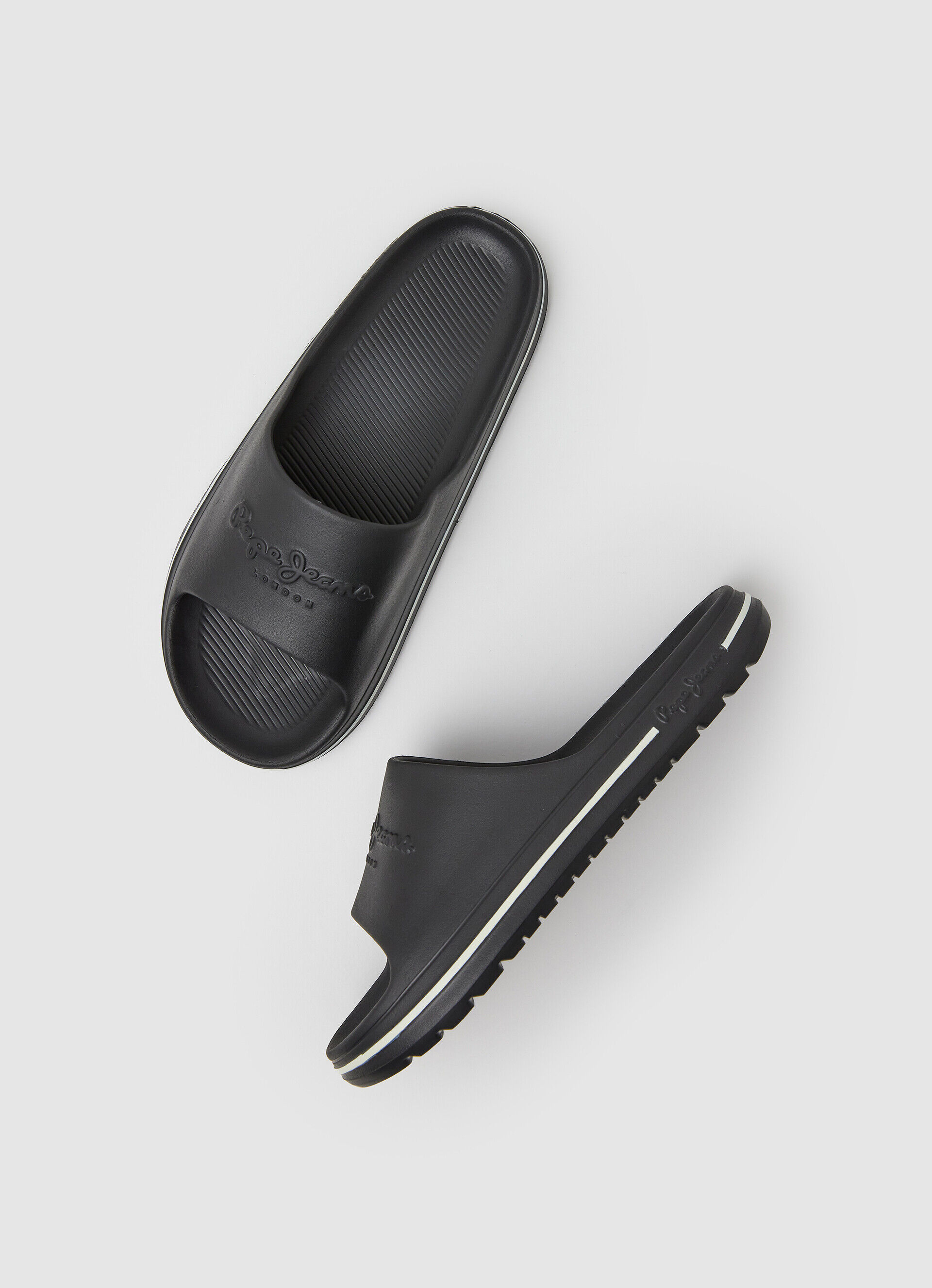 Chinelo de praia estilo slide - preto