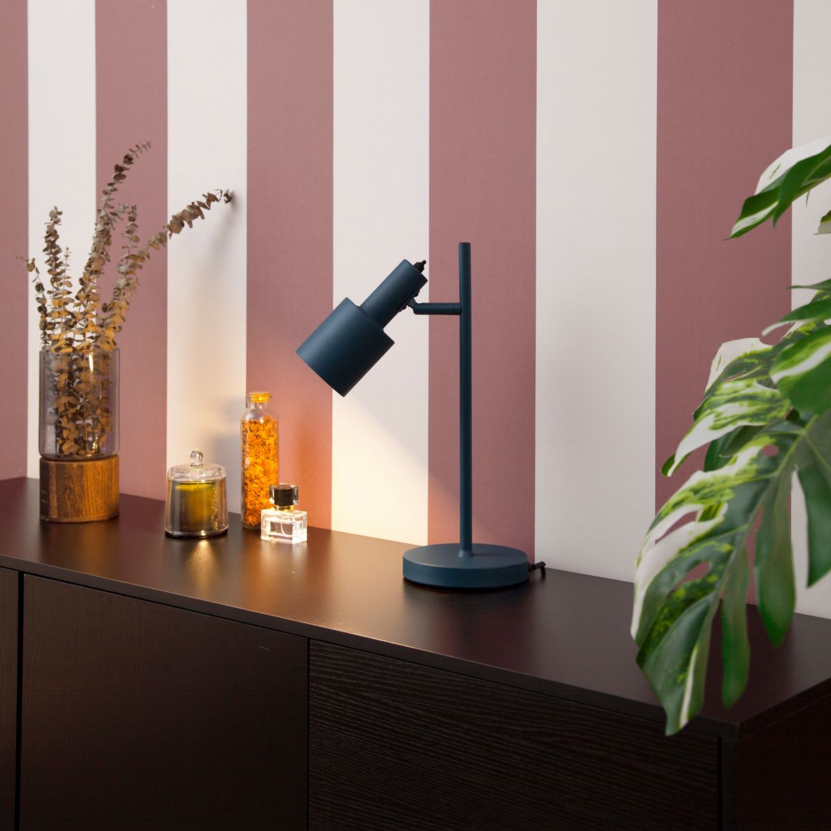 Moderne tafellamp blauw - Stijn